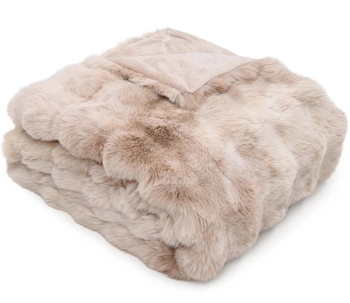 Koc futrzany bugatti 3855-300 150x200 beżowy