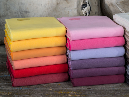 Koc Eskimo Switzerland Edelvelours P1118-510 150x200 Rose