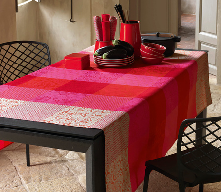 Obrus ogrodowy Le Jacquard Français Fleurs de Kyoto Cerise