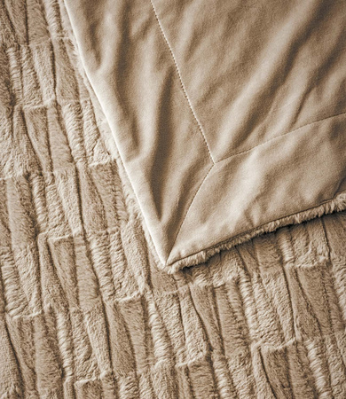 Koc futrzany bugatti 3793-300 150x200