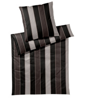 czarny
